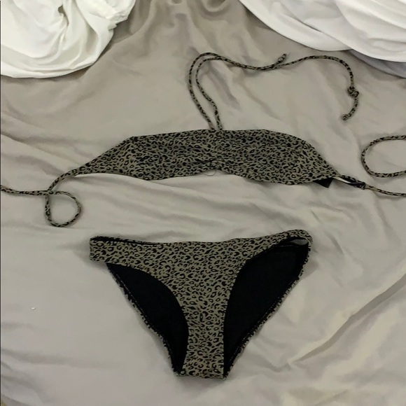 Cheetah bikini - Picture 2 of 4